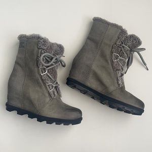 Sorel Joan Wedge Shearling Quarry Grey Boots